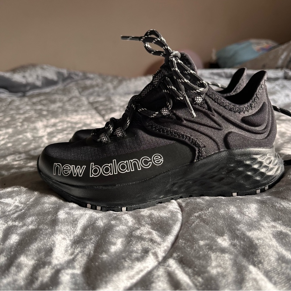 NWT Little boy new balance black
